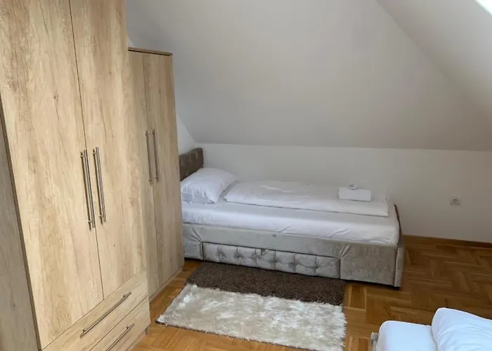 아파트 Pop De Lux *